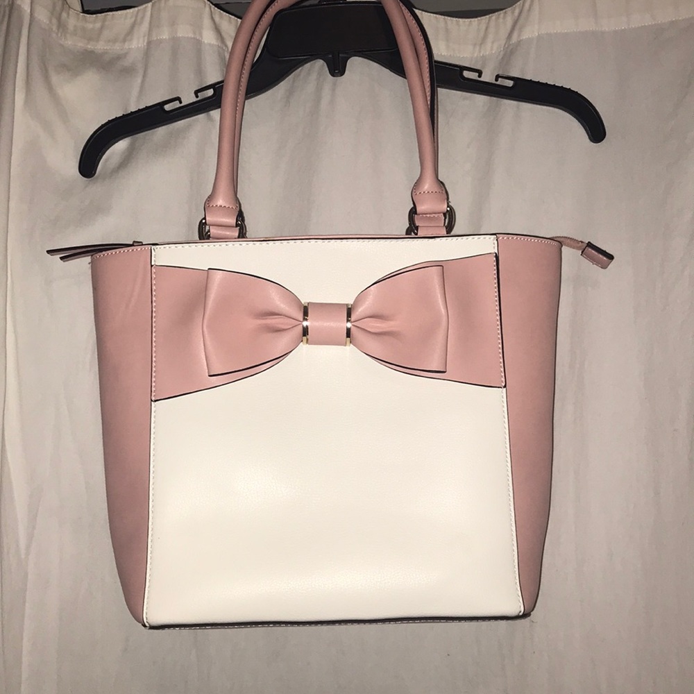 APT 9 large purse